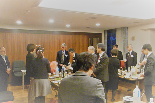 年次総会懇親会の様子