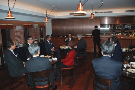 photo JTS salon jan 2013 -1 440x330.jpg
